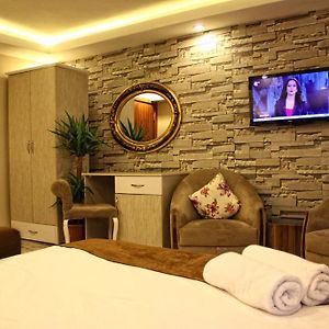 Hotel Life Room